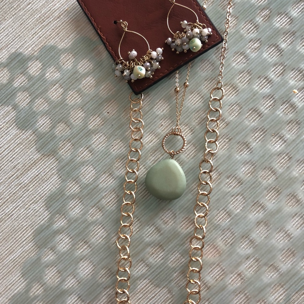 CARRIBEAN QUEEN! Necklace/Earring set! +BONUS! ☀️